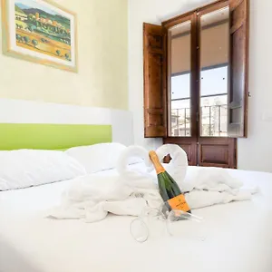 Romerooms Condotti Roma